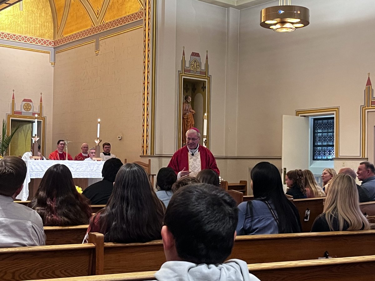 DioceseHelena's tweet photo. On Monday, Bishop Vetter celebrated Confirmation at St. Michael the Archangel Parish in Conrad with young people from around the deanery who have been preparing to receive the Sacrament of Initiation.
Join us in praying for our young people being Confirmed this spring! https://t.co/vl3JXg9CmH