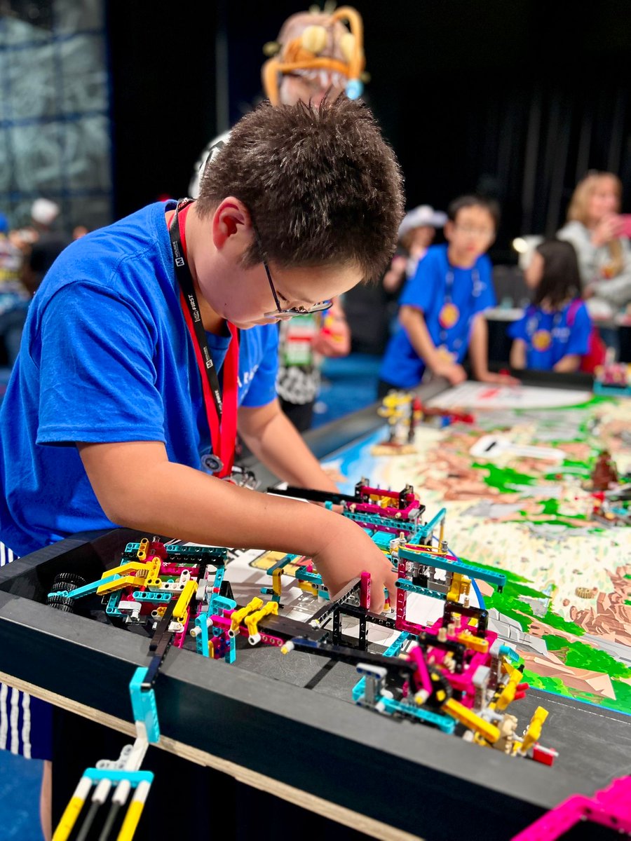 FIRST LEGO League tweet media
