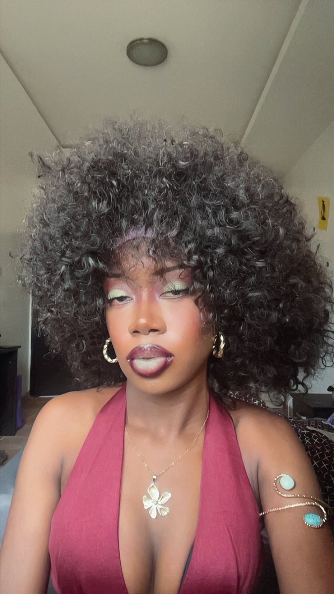 Matching eyeshadow and lip combo>>>