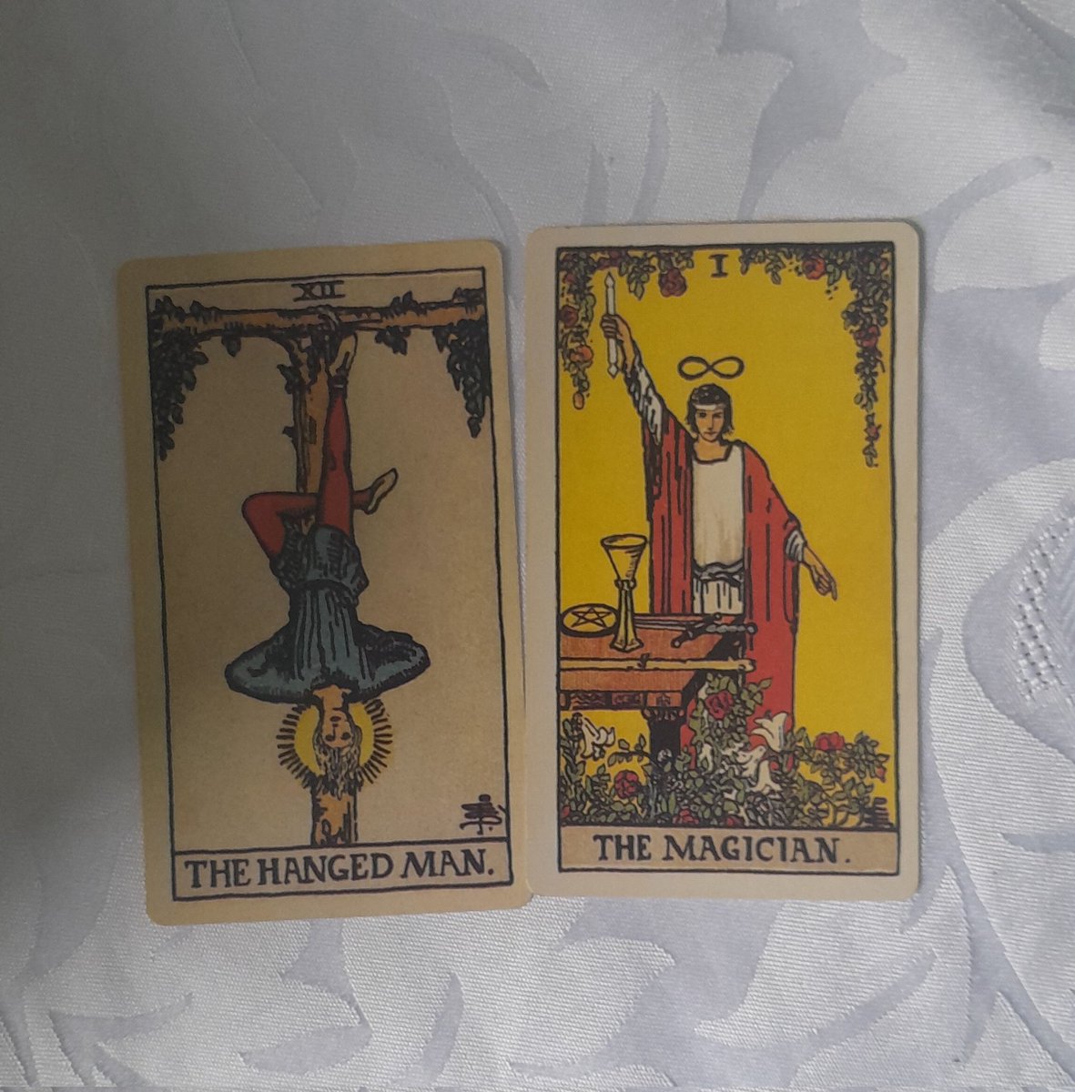 ✮ ju | tarot tweet media