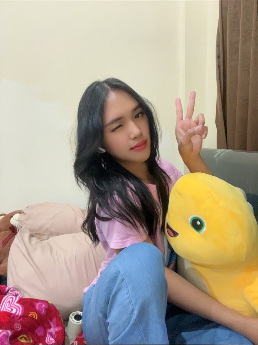hatsune_imiku's tweet photo. Would you date me? be honest 😳 #femboy #transgril https://t.co/qtvbXFMJhT