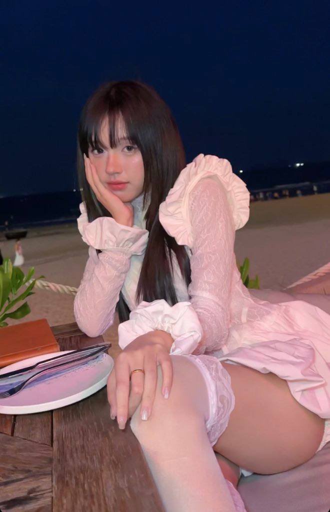 Lọ vương và tư liệu của ngài tweet media