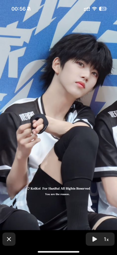 p1s_shee's tweet photo. 我草我掐死她的大腿 https://t.co/o4NgTMdW8W