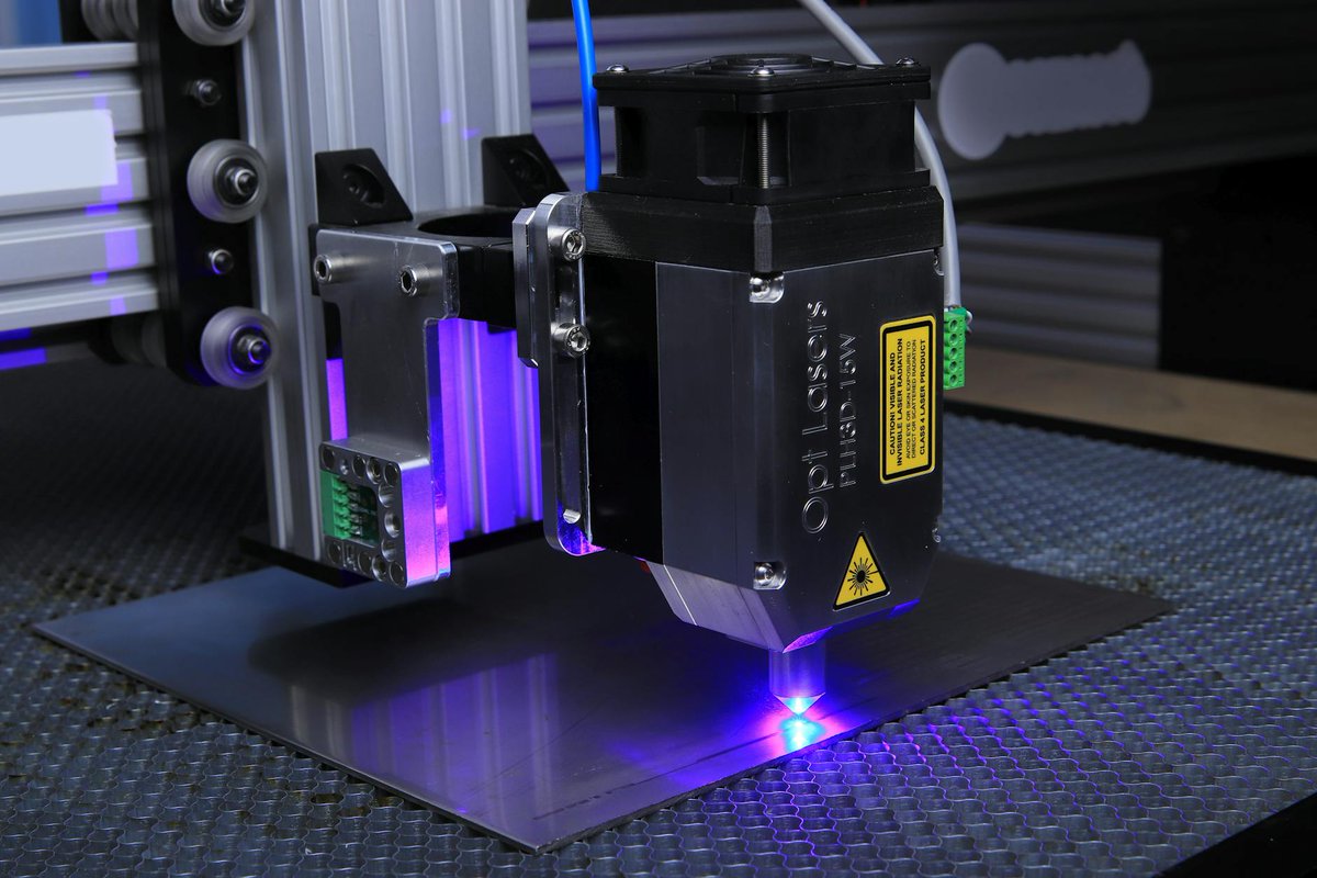 fromthesurface's tweet image. 🧠 Scientists can now watch drugs enter your brain in REAL TIME

MIT just cracked the code using chaotic laser light that becomes a stable beam.

Imagine seeing exactly how medicine travels through your neurons as it happens!

What i...
#ScienceBreakthrough #BrainImaging #MedTech