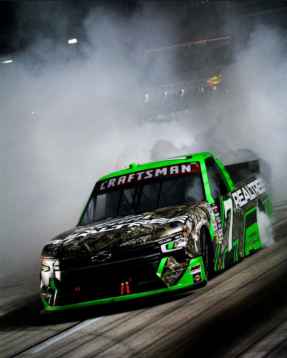 Kyle Busch tweet media