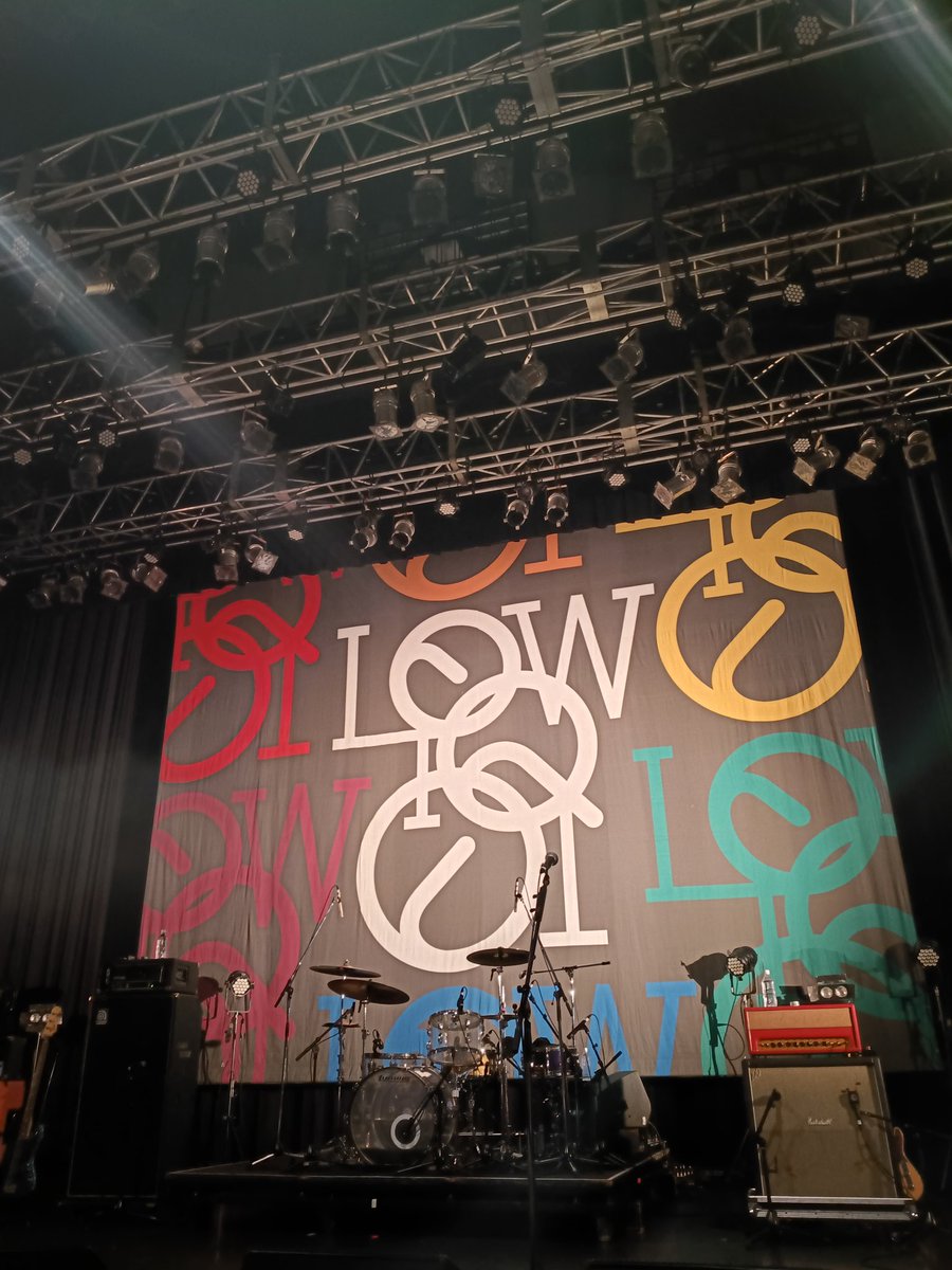 Infinitymusic19's tweet photo. BrahmanのMCから春を待つ人、順風満帆が最高だった。
いっちゃんもSo Easyがメッチャ盛り上がって酸欠気味で、thorn in my side、Little Giantまで楽しすぎた。
弾き語りも3 on 3も楽しみ。
みんなに愛されてる。

LOW IQ 01 &amp; THE RHYTHM MAKERS PLUS 10th ANNIV. FINAL
#LOWIQ01
#BRAHMAN https://t.co/QBDTr3BWKD