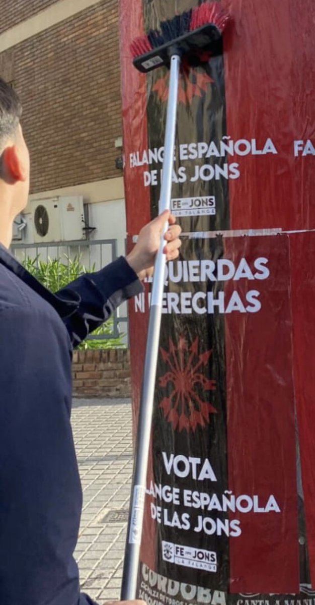 LaConquistaDE's tweet photo. NI IZQUIERDAS NI DERECHAS

VOTA FALANGE ESPAÑOLA DE LAS JONS https://t.co/5yAMHdu3vU