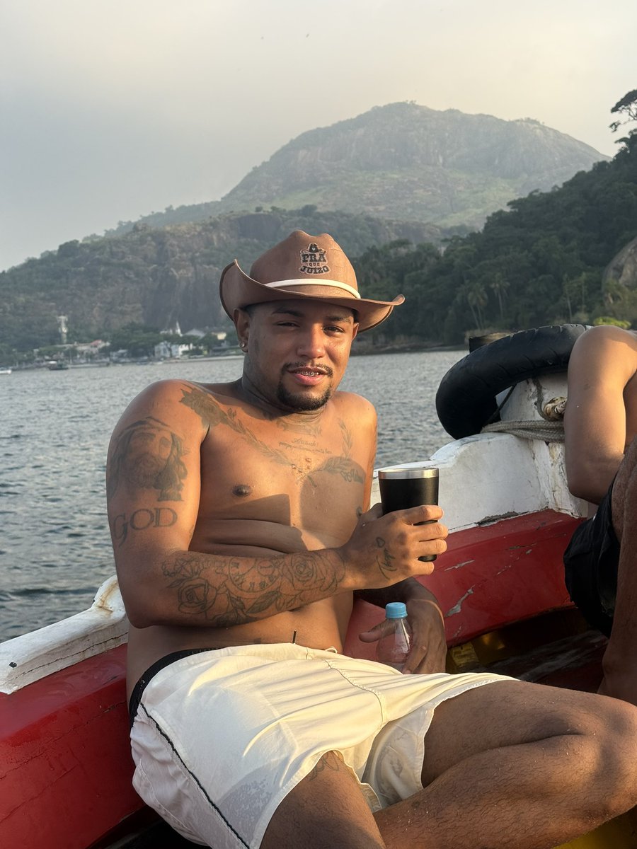 SEU PRETO 🖤 tweet media