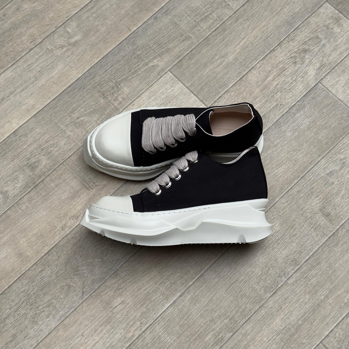 𝒴𝓋𝑜𝓃𝓃𝑒 𝓢𝓷𝓮𝓪𝓴𝓮𝓻 𝓹𝓵𝓾𝓰👟😌 tweet media