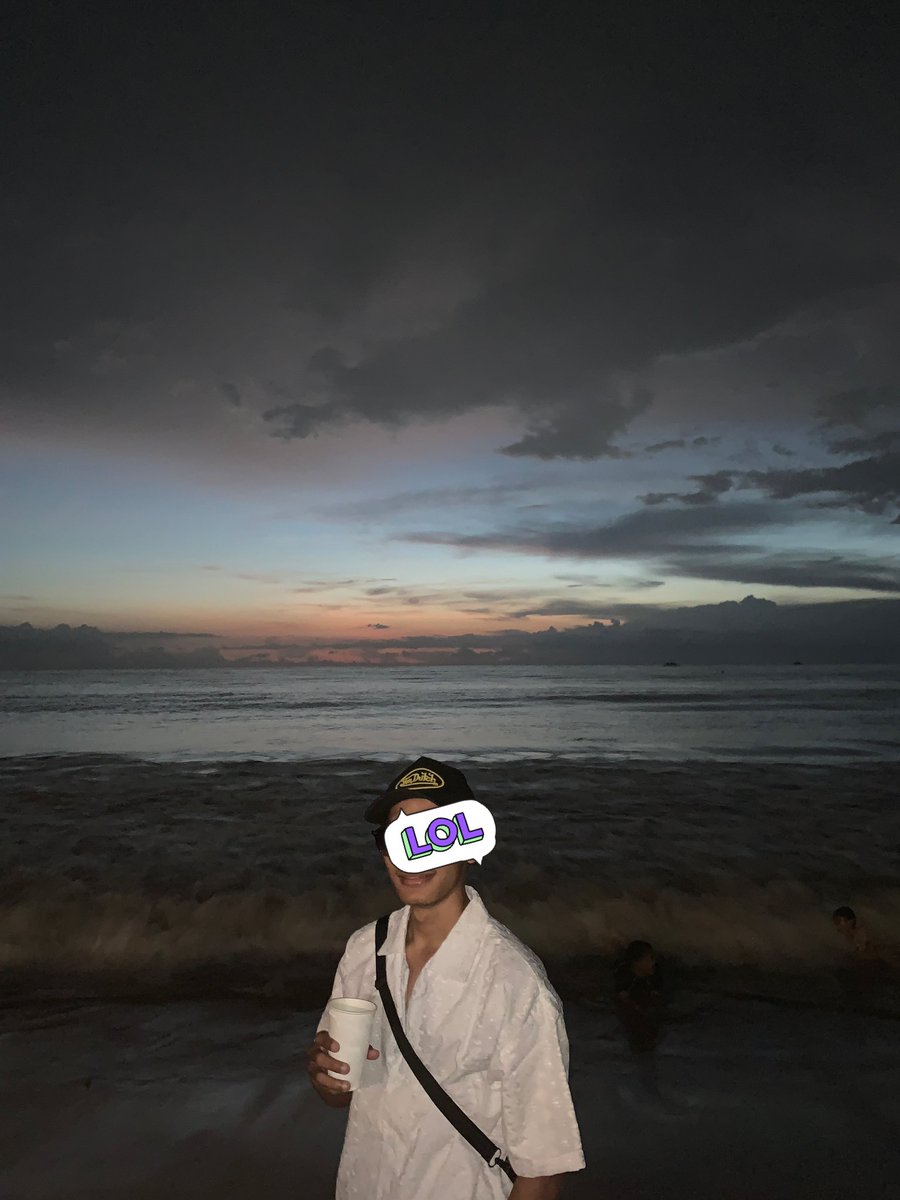 aaawwwan's tweet photo. happy long weekend gusy https://t.co/hFoFWZyWTS
