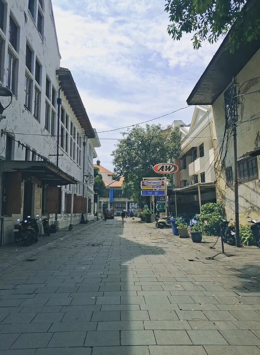 bananazuyu's tweet image. in Kota Tua, Jakarta

#with
#ASAHI