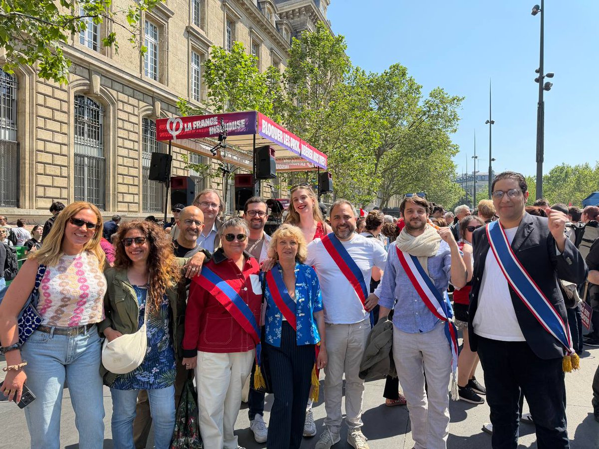 VerzelettiCeli1's tweet image. Pour la paix, pour nos droits, pour notre avenir commun @LaFIParis
​#1erMai #Paris #JusticeSociale #Paix #droitdutravail #Solidarité
