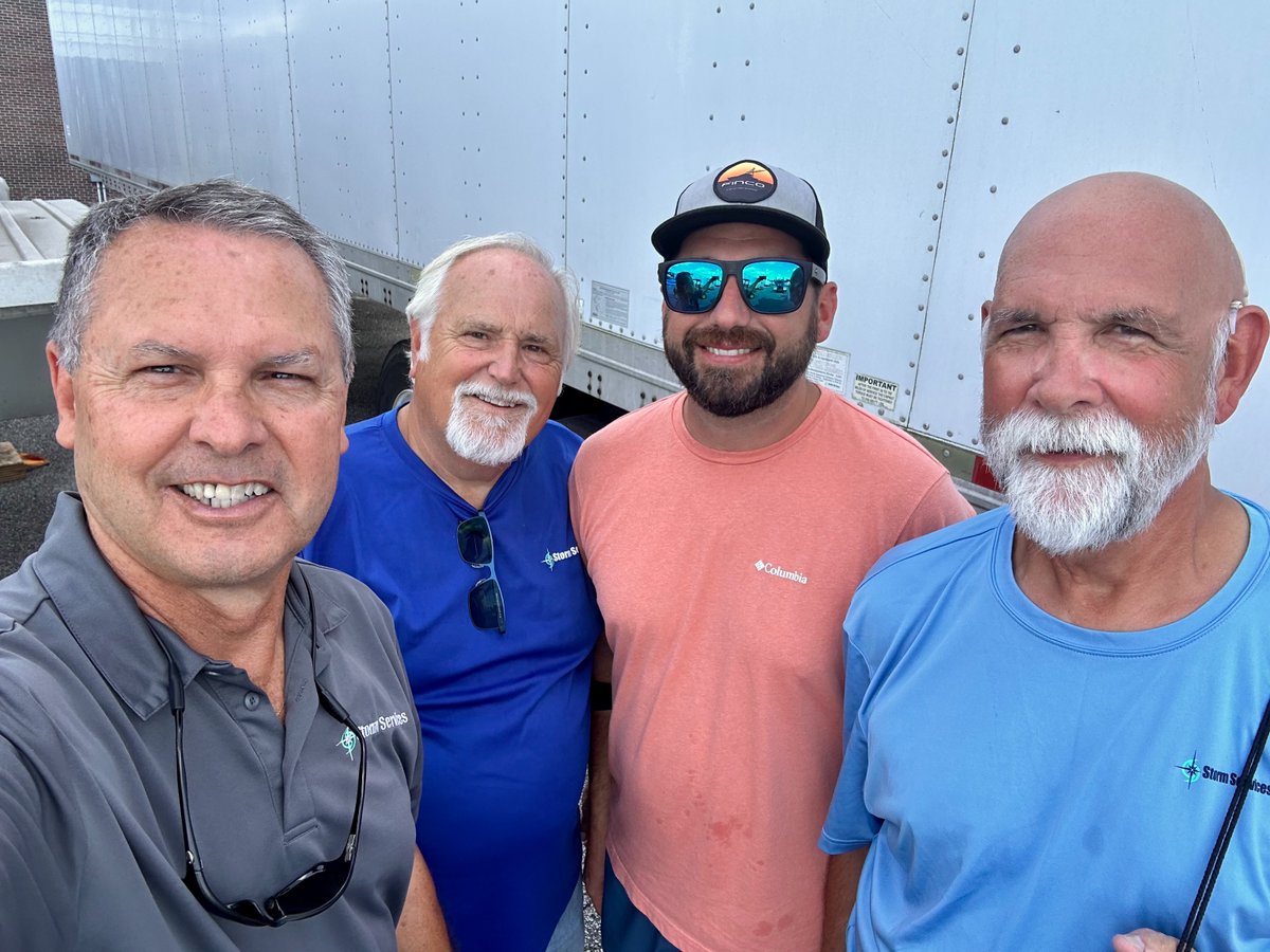 stormservices's tweet photo. Smiles are contagious, especially on Fridays! Wishing everyone a weekend full of laughter, good company, and great moments! 

#StormServices #Teamwork #TGIF https://t.co/kUKogLHiWL