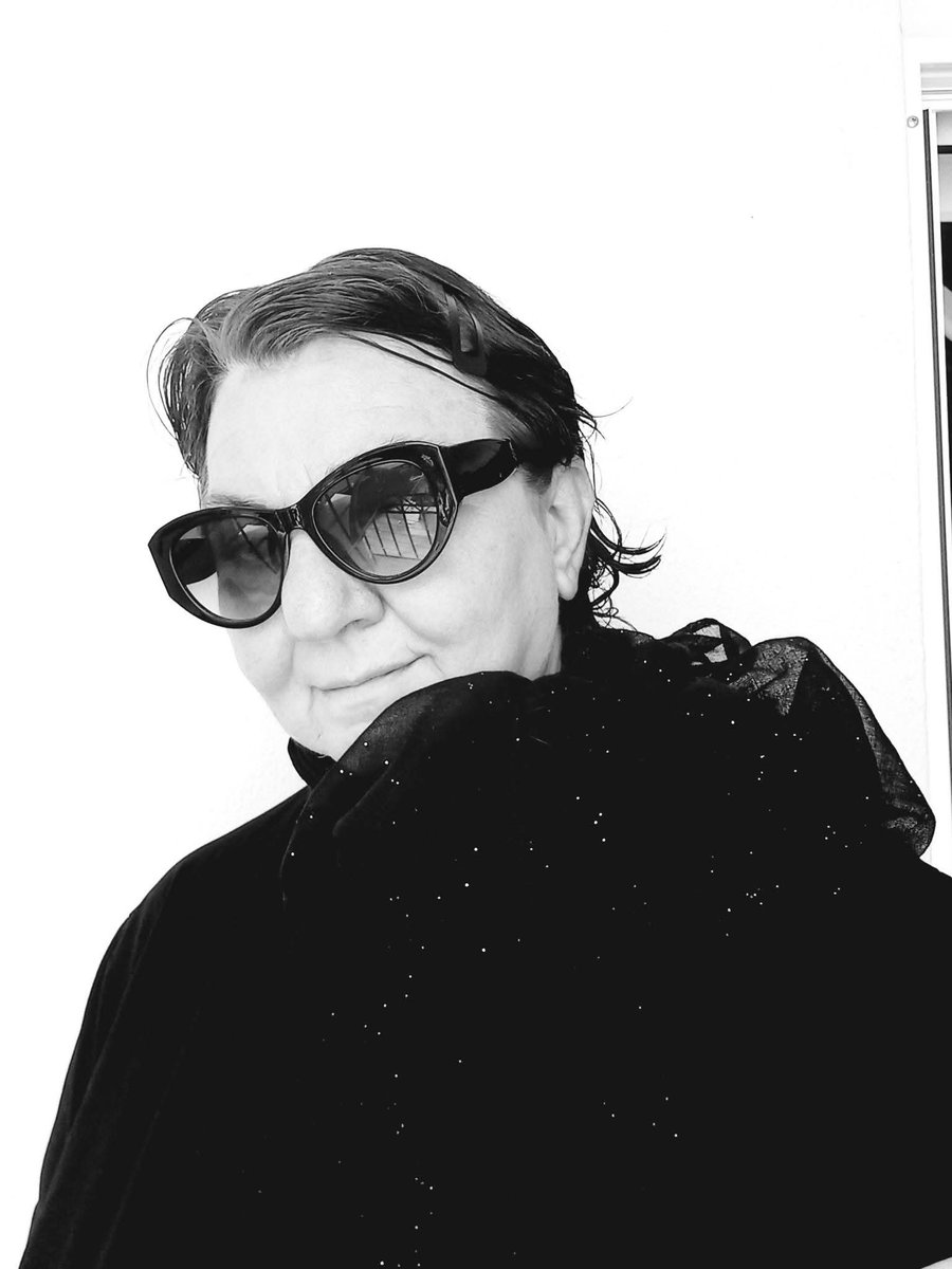 marinamkhitar2's tweet image. Artistic passion of the photographer #selfportrait #artphotography