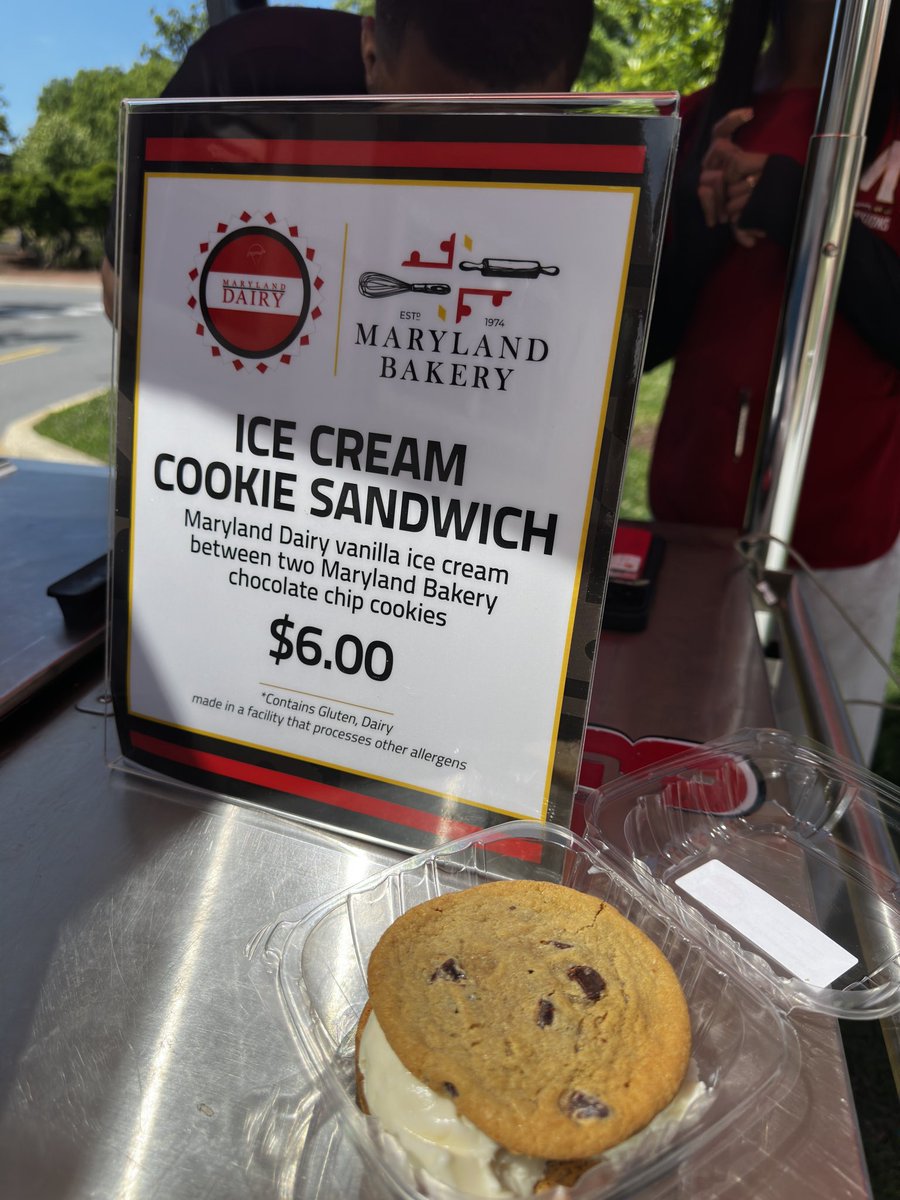 UMDdining's tweet photo. Feed The Turtle food truck open now until 4pm. Chapel Lane. Check it out! 🔥 https://t.co/4dz62oWxhk