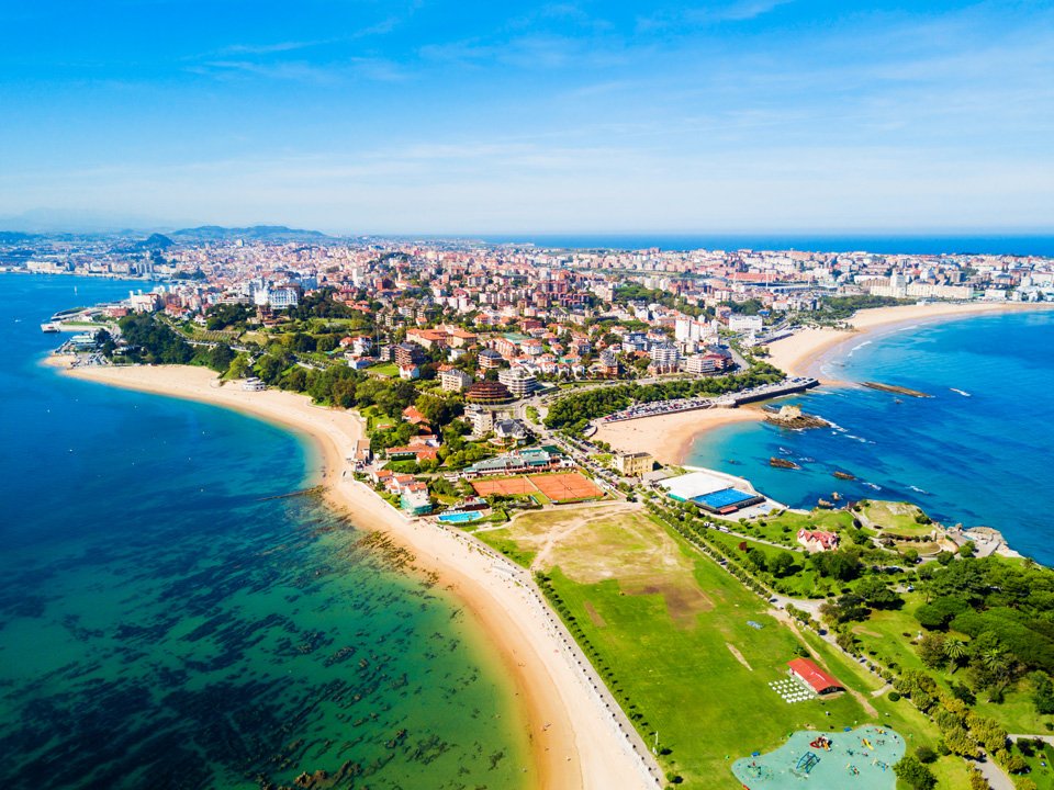 footballfnzn's tweet image. #Santander apunta a #LaLiga 🎯

Apúntenla para los próximos #OnTour

📷 @TurismoSDR