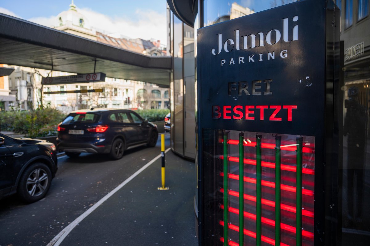 mz_storymakers's tweet image. Wenn die #Schweiz 10 Millionen Einwohner hat, könnte man an Friedhöfen elektronische Anzeigetafeln wie bei Parkhäusern anbringen. Wenn jemand verstorben ist, darf eine Schweizer Familie ein Kind bekommen. Nach Gen-Analyse wie bei #Gattaca. #10MioCH #Abst26 #Chaosinitiative 🇨🇭