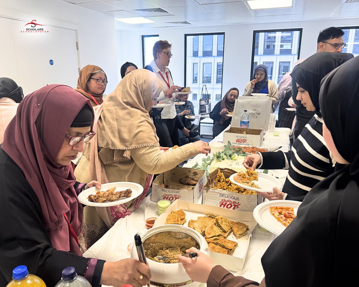 ScholarsSystem's tweet photo. A great showcase from our Health & Social Care students!🎓✨

Students from Birmingham and London presented their independent end-of-term poster projects, demonstrating their knowledge, dedication, and passion for the field.

The day ended on a high with a celebratory food party - a perfect way to recognise their hard work and achievements!🎉
.
.
.
.
#ScholarsSchoolSystem #EducationForAll #LeedsTrinity #LeedsTrinityUniversity #OfficeForStudents #MatureStudent #HigherEducationMatters #WideningParticipation #AcademicExcellence #HealthandSocialCare