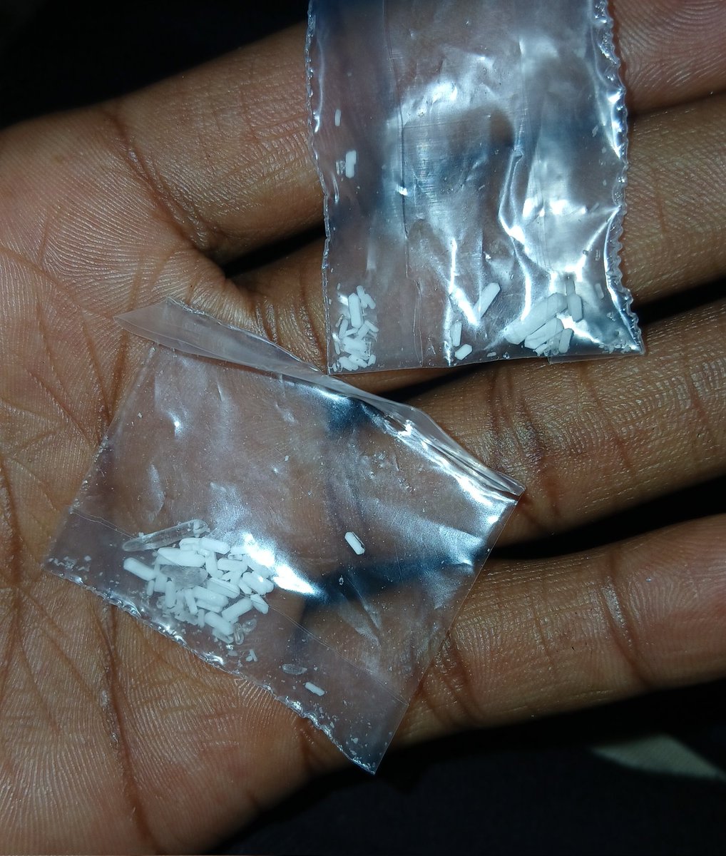 Morgan_Prf's tweet photo. Who can tell me what this is, na mbona imewekwa kadogo ivo, guess the price?.... https://t.co/btuWI0iX2P