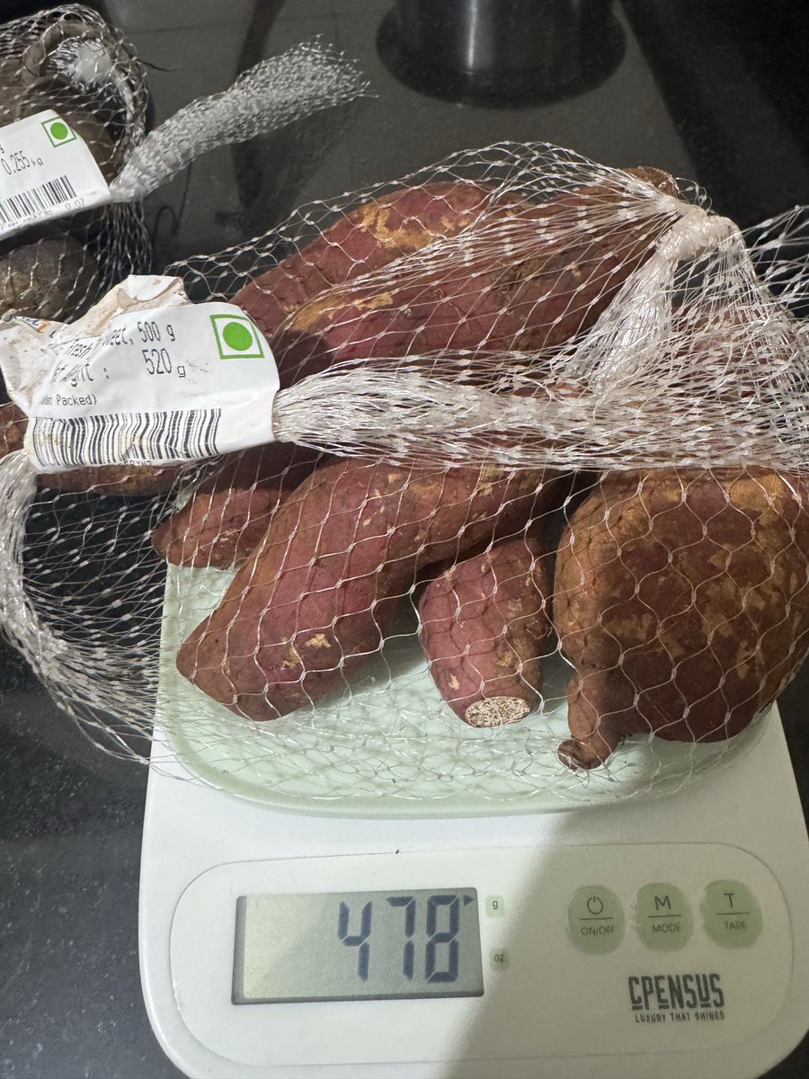 kuldipag's tweet photo. Amazon delivered veggies… with a “weight loss fee” 😄

Beetroot: 255g → 195g
Sweet potato: 520g → 478g

Lesson : Don't trust blindly.

@AmazonIndia @amazonnow @amazon Acceptable? 

#ConsumerAwareness #AmazonIndia https://t.co/IZvC2PDSyy