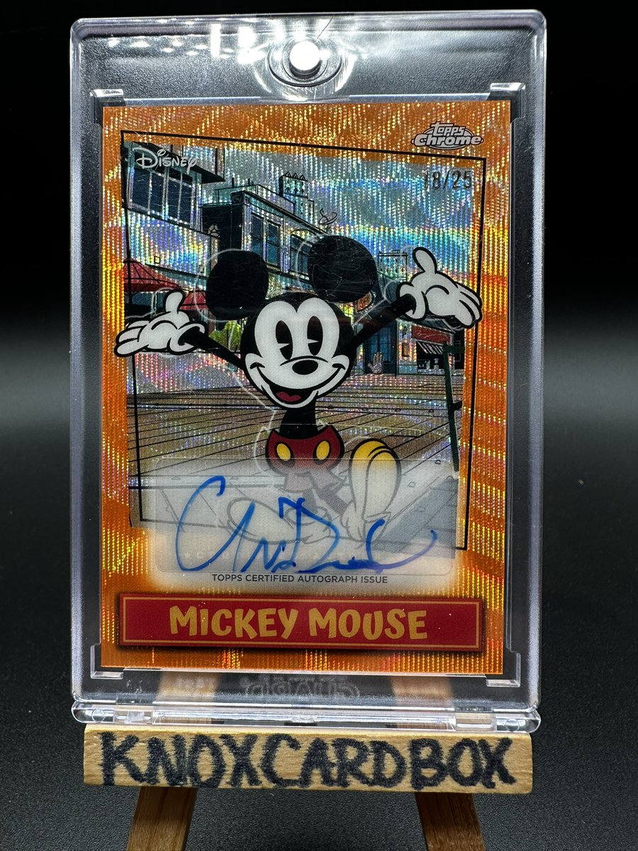 KnoxCardBox's tweet photo. What an awesome pull! Probably the best Disney pull I have had yet. @Topps @Disney #disney #mickeymouse #topps https://t.co/b4BRTGmsza