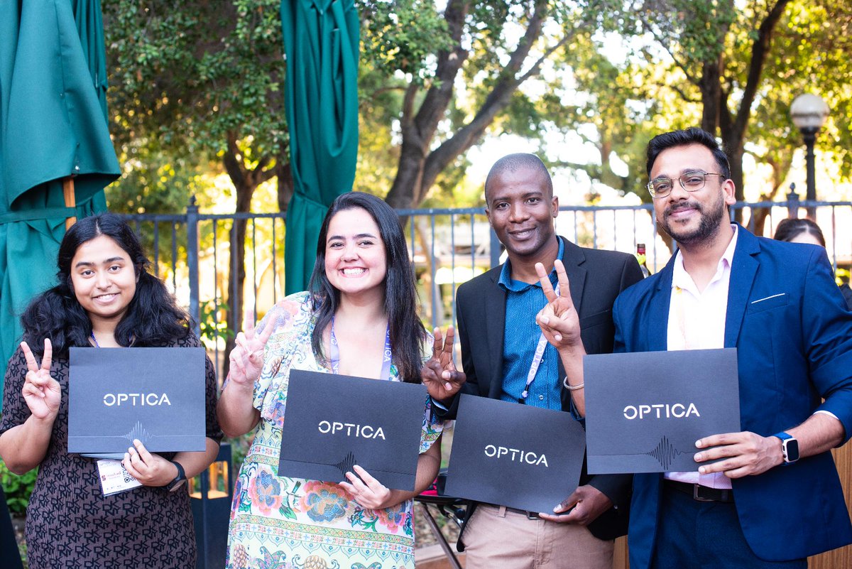 OpticaWorldwide's tweet image. The Siegman International School on Lasers provides #students and early-career professionals with the resources, training and #network they need to answer the greatest challenges facing our field. 

Make a gift and empower the next generation of leaders: 
bit.ly/4eLSc1S