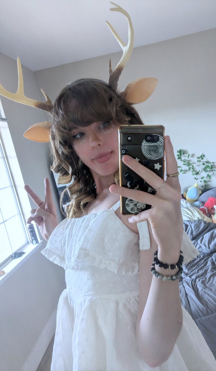 HazelMw 🦌 tweet media