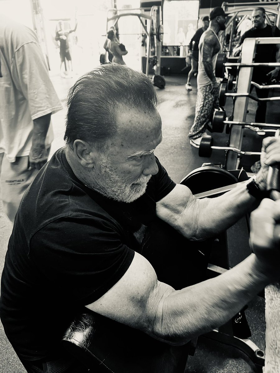 Arnold Schwarzenegger tweet media