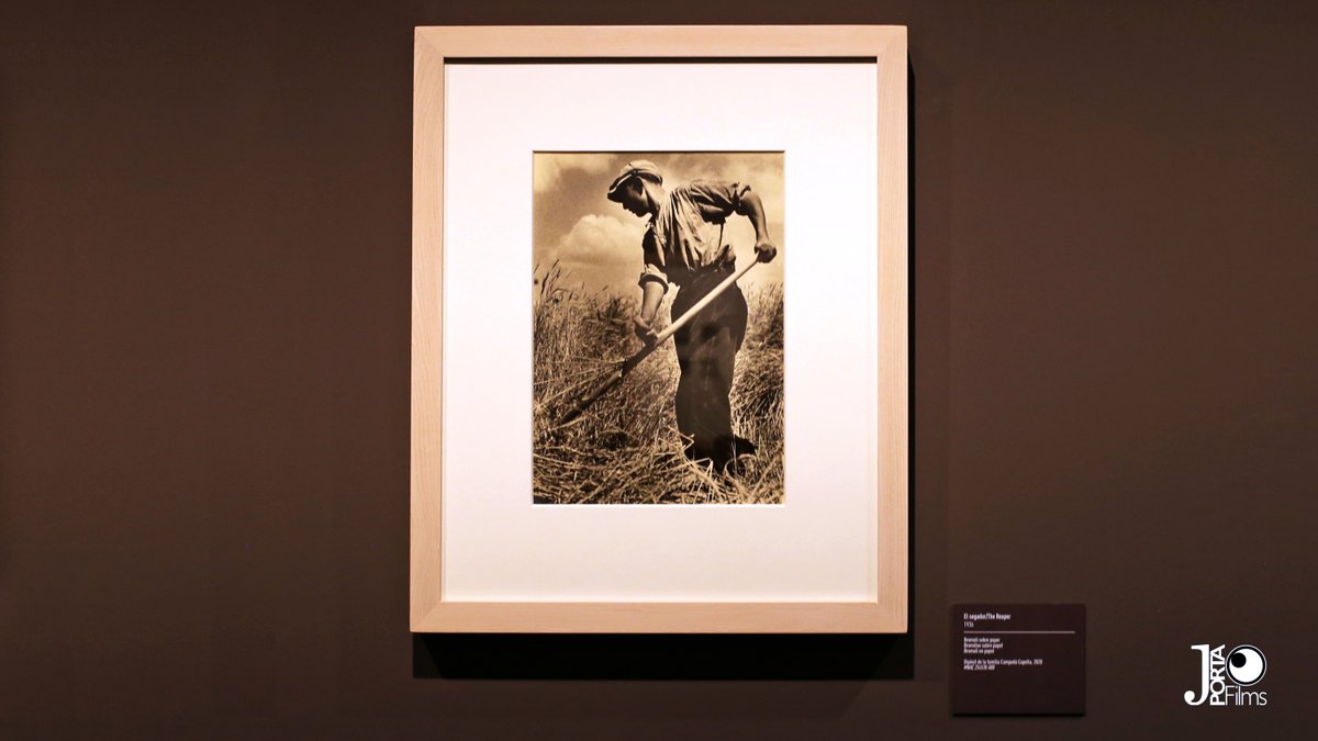 EL SEGADOR (1936)
Exposició: La guerra infinita /Fotografies d'Antoni Campañà.
Fotògraf professional, artístic, fotoperiodista.(1906 –1989).
Museu Nacional d'Art de Catalunya. (2021).
#Art #museo #fotografia #Photo #photography #PhotoArt #ThePhotoHour