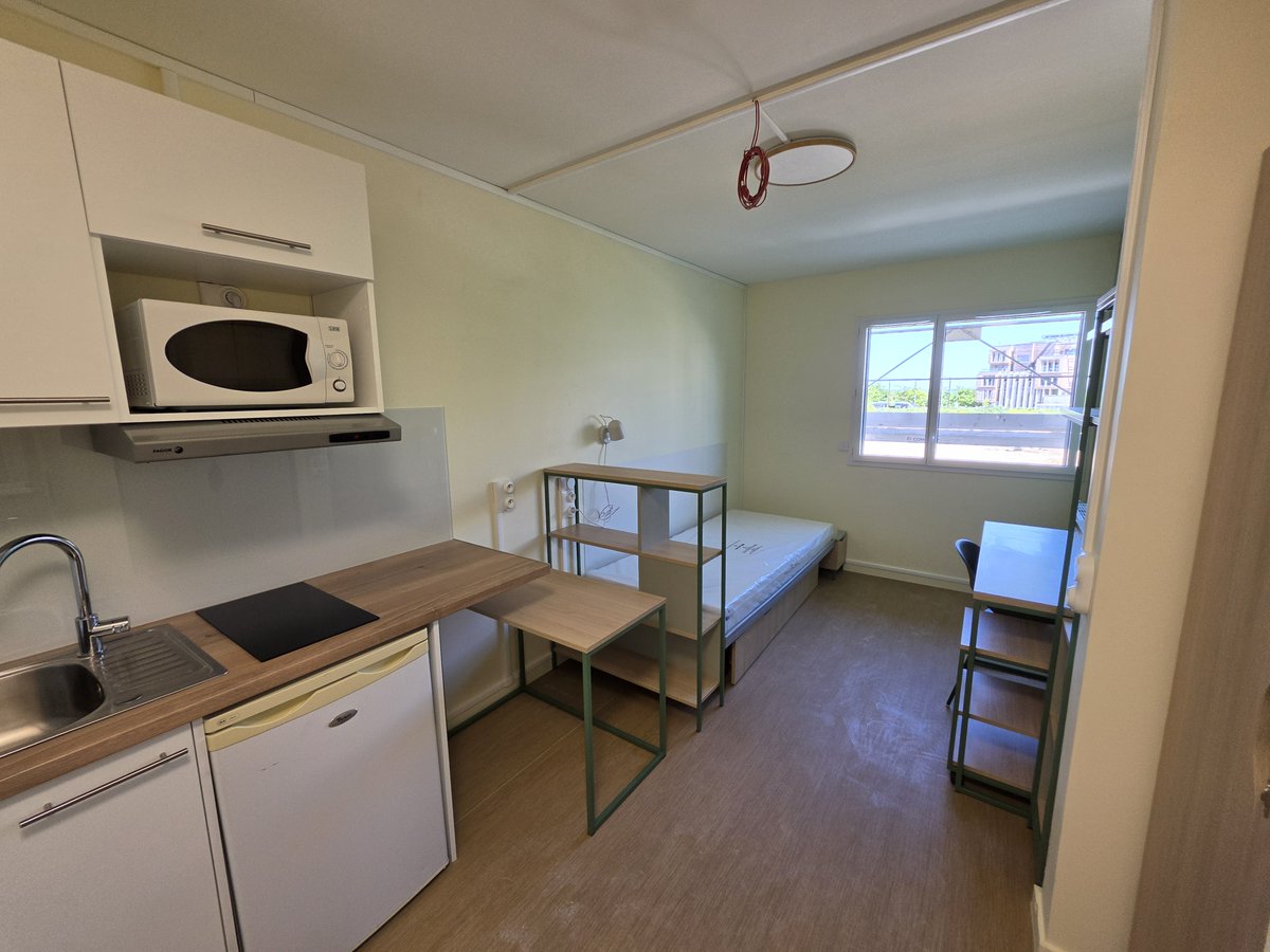 Prefet21_BFC's tweet image. Visite de la résidence Beaune à #Dijon : l’État engagé pour l’amélioration du logement étudiant 🏫en Bourgogne-Franche-Comté
#LogementEtudiant #ServicePublic #Jeunesse #Investissement #TransitionEcologique

Hier, Perrine SERRE, SGAR de Bourgogne-Franche-Comté, a visité le
