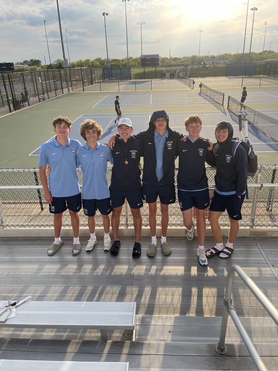 OWestTennis's tweet photo. Sunflower league tournament yesterday with these guys. Had some awesome wins and also some learning experiences. All to play for next Friday at regionals. Congrats to Owen Kennedy on his 8th place finish earning himself a medal! @joshklingler #OwlPower https://t.co/X43VMz81se
