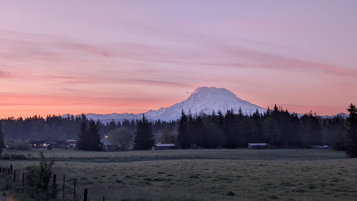 jbcourt's tweet photo. Another beautiful sunrise today ๐
#MountRainier #RainierSunrise #PacificNorthwest #PNWLife #PNWViews #SunriseMagic #MorningLight #WashingtonState #ExplorePNW #NatureLovers #MountainVibes #AlpineGlow #SkyOnFire #ChasingSunrise #GetOutside https://t.co/L7Uoz4tkql