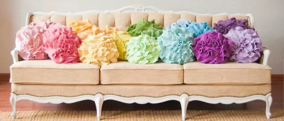 corinne_carles's tweet image. "Organize old stuff → Keep what sparks joy, donate what doesn’t!  A clutter-free space = a clearer mind. #OldItemSorting #DeclutterWithPurpose"