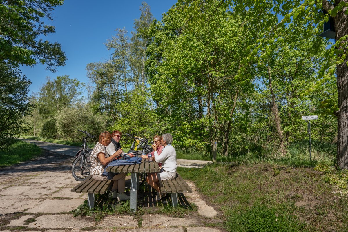 MarcWezema75157's tweet photo. #vrtweer #weerfoto #lente #picnick #zon #nikonphotography #weatherphotography #Kruibeke 11u48 @Weerbord @meteoBram https://t.co/gZ87XkFxLP