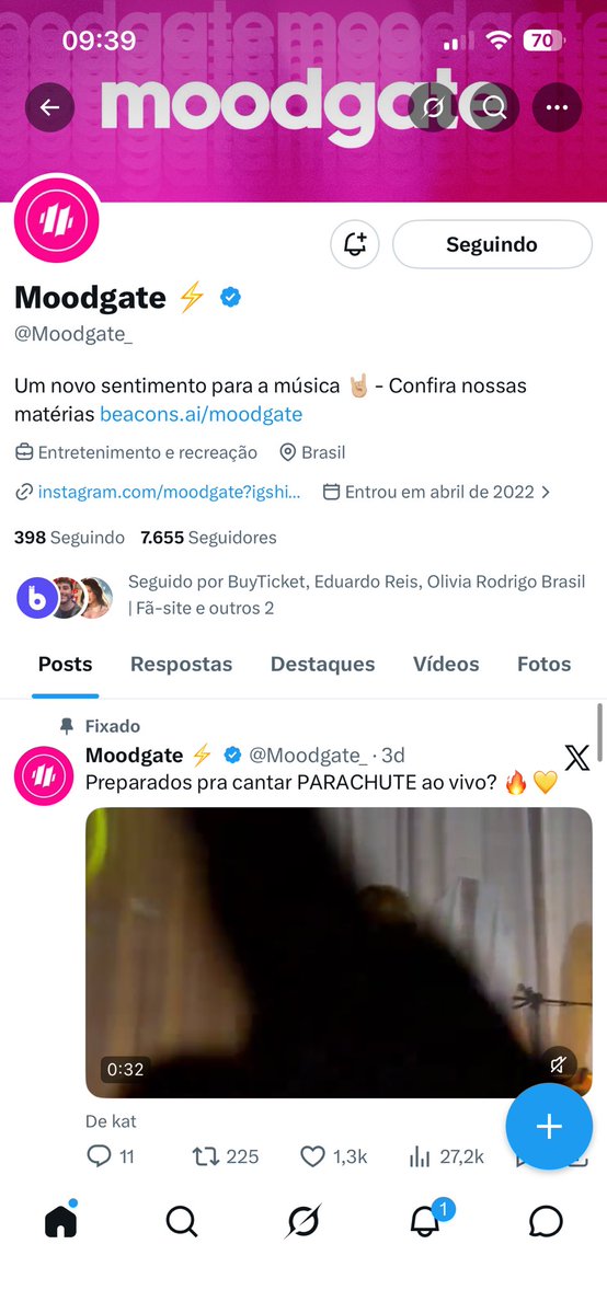 paola tweet media