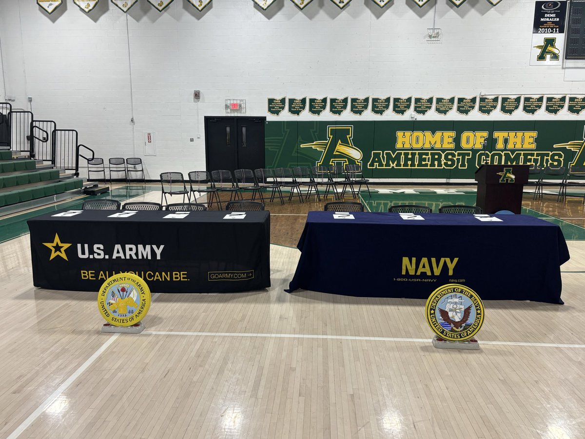 SteelePrincipal's tweet image. Later this afternoon we will be honoring our 14 brave Steele students who have made the commitment to serve in the U.S. Armed Forces!  
#ProudPrincipal 🇺🇸