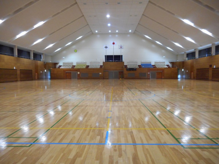 inline_figure's tweet photo. 新年度も始まり、各地のクラブも全日本選手権に向けて動き出しています。春～夏頃は各地で体験会やフェスティバル等があり、秋頃から予選が始まります。インラインフィギュアスケートを始めてみようかという方はご連絡下さい（お写真は第5回全日本選手権の開催会場です） https://t.co/iToN67iKW2