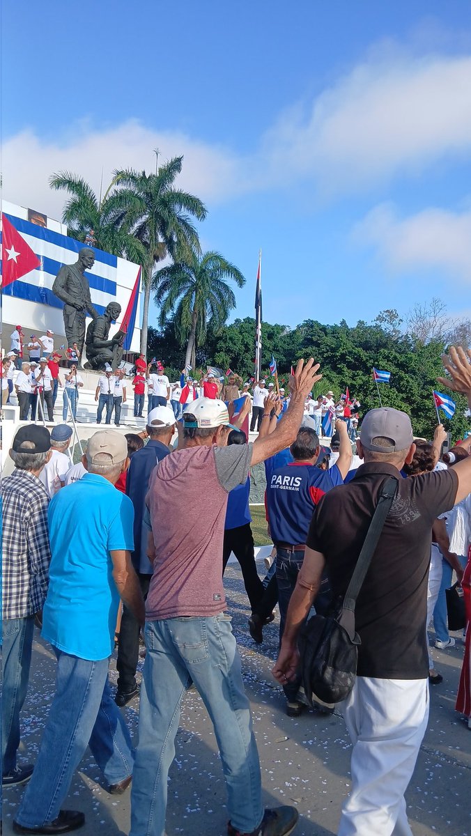RadioSSp's tweet photo. @DiazCanelB @MMarreroCruz @DeivyPrezMartn1 @AlexisLorente74 @alfonso_noya @IcsCuba @radio_cubana 🇨🇺 En Sancti Spíritus como en toda Cuba hay motivos para festejar el Día Internacional de los Trabajadores. 
🇨🇺
#LaPatriaSeDefiende 🇨🇺 https://t.co/LyG86lB0rD