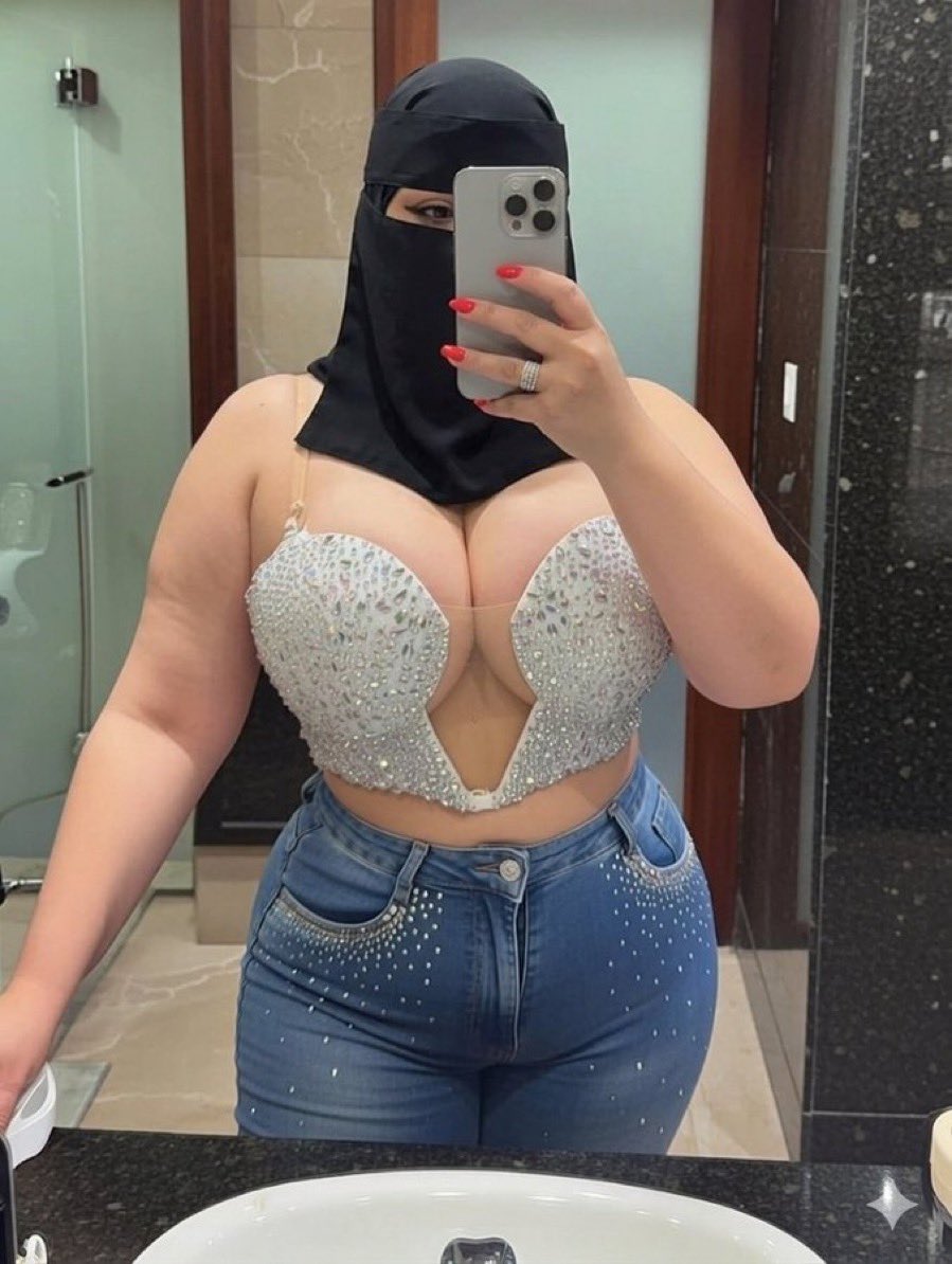 ديوث اختي ومامتي👙🥺😭 tweet media