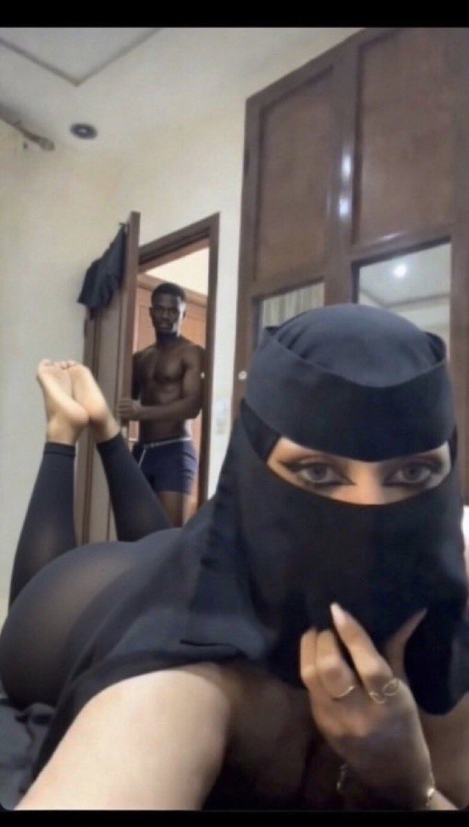 ديوث اختي ومامتي👙🥺😭 tweet media