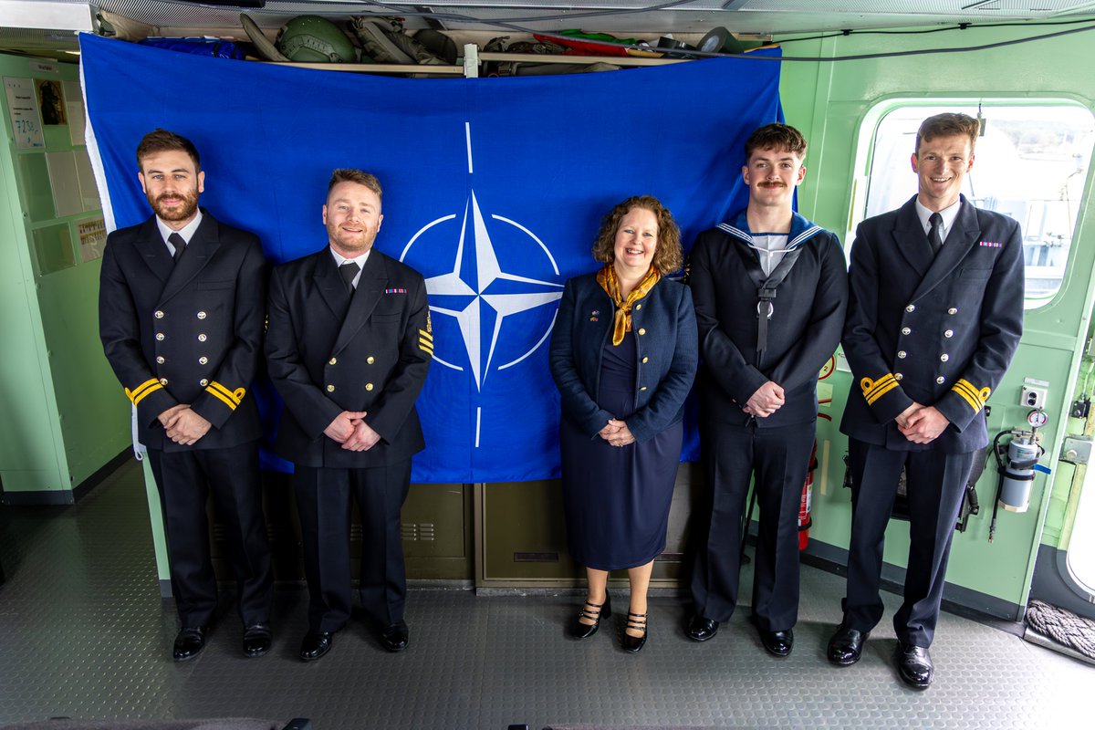 ukinlithuania's tweet image. A British 🇬🇧 female Commodore commanding a multinational crew on a German 🇩🇪 warship, which, after weeks of sailing &amp;amp; safeguarding the #BalticSea, is now docking in #Lithuania 🇱🇹 — this picture perfectly captures the spirit of the slogan #WeAreNATO! 🛡️ #UKinLT #SNMG1 #Klaipėda