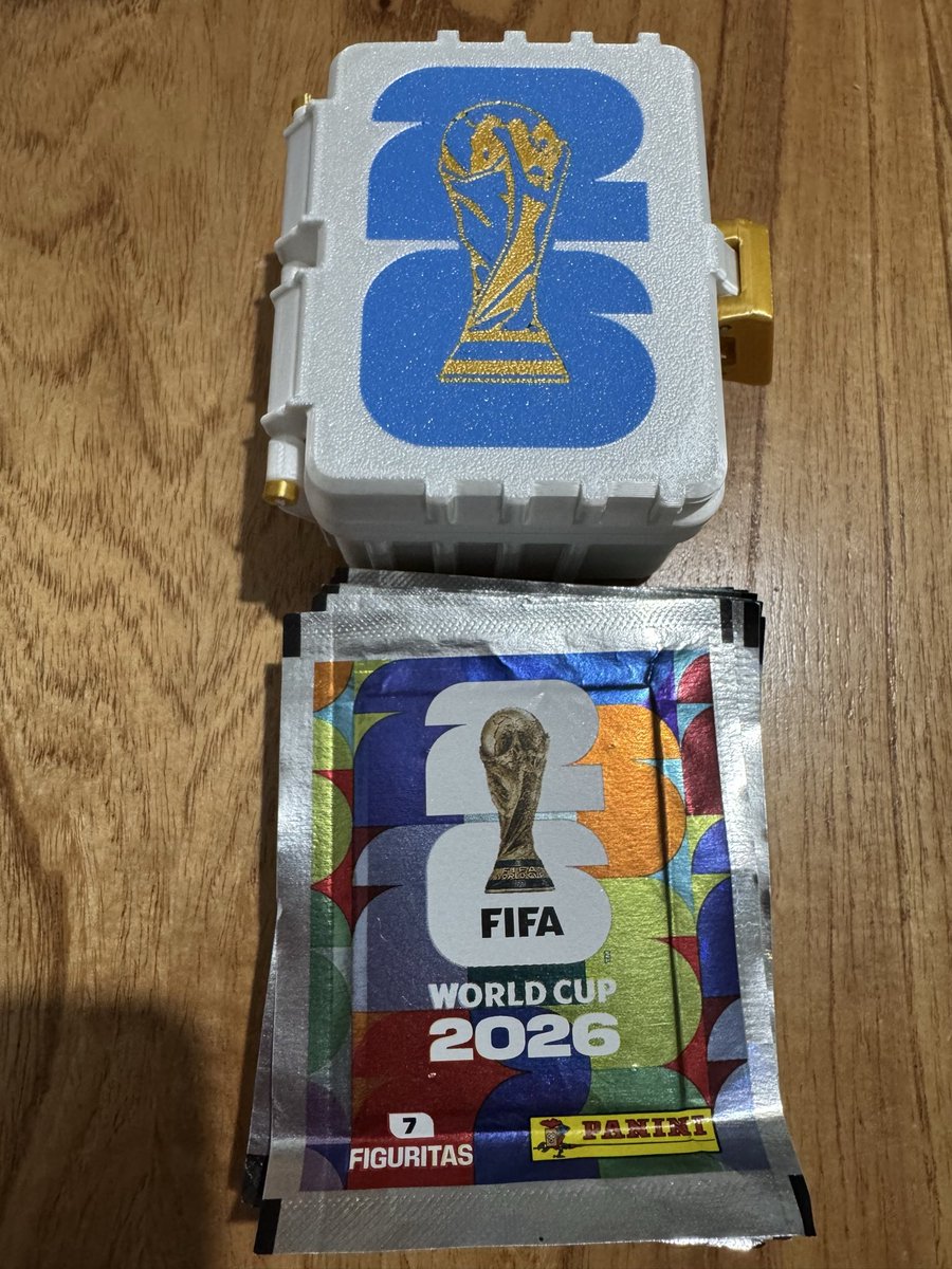 HechoCon3D's tweet photo. Gente vendemos porta figuritas con 3 paquetes y un llavero de regalo 
Entregamos por varias zonas de bs as https://t.co/kBORtZbOyg