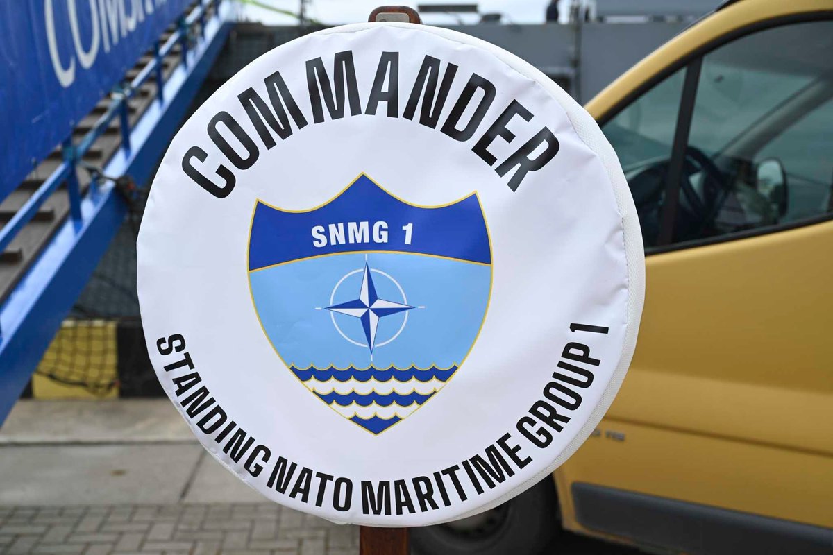 ukinlithuania's tweet image. A British 🇬🇧 female Commodore commanding a multinational crew on a German 🇩🇪 warship, which, after weeks of sailing &amp;amp; safeguarding the #BalticSea, is now docking in #Lithuania 🇱🇹 — this picture perfectly captures the spirit of the slogan #WeAreNATO! 🛡️ #UKinLT #SNMG1 #Klaipėda