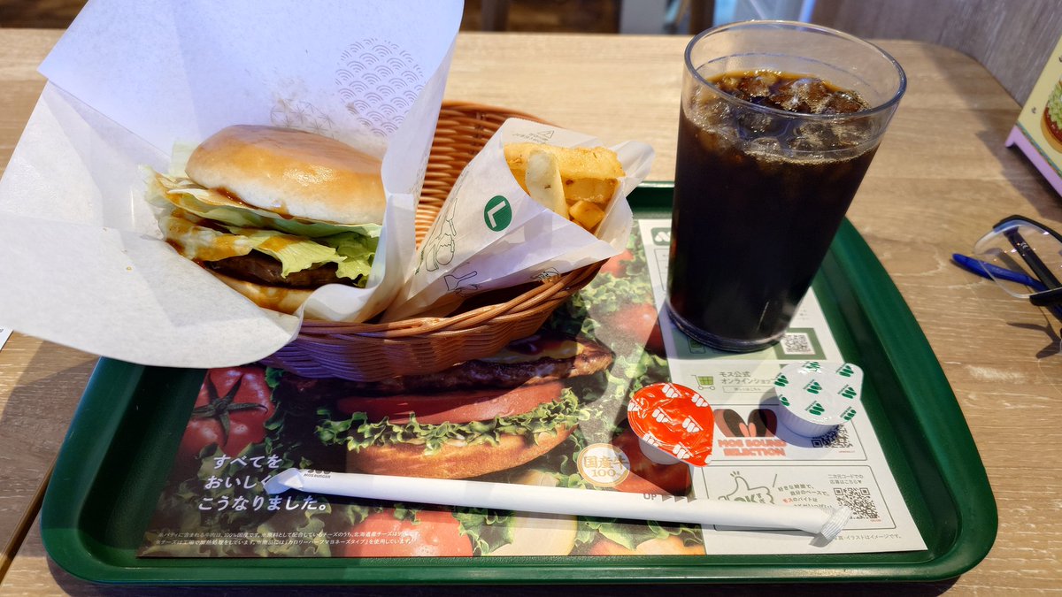 EC5ABE51999's tweet image. 山散策とモスバーガー୧⁠(⁠＾⁠ ⁠〰⁠ ⁠＾⁠)⁠୨
#レガシィ #SUBARU