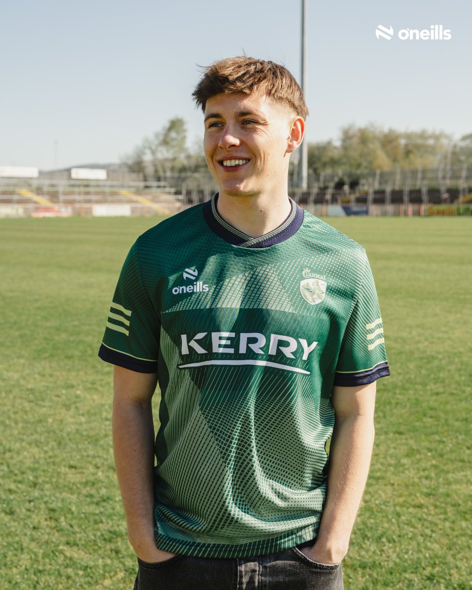 ONeills1918's tweet image. Kerry’s newest training jerseys have landed 👑 

Which one are you backing? 👀

Shop now:  bit.ly/4tW7KVm
 
#ONeills #ONeillsSportswear #GAA #Kerrygaa