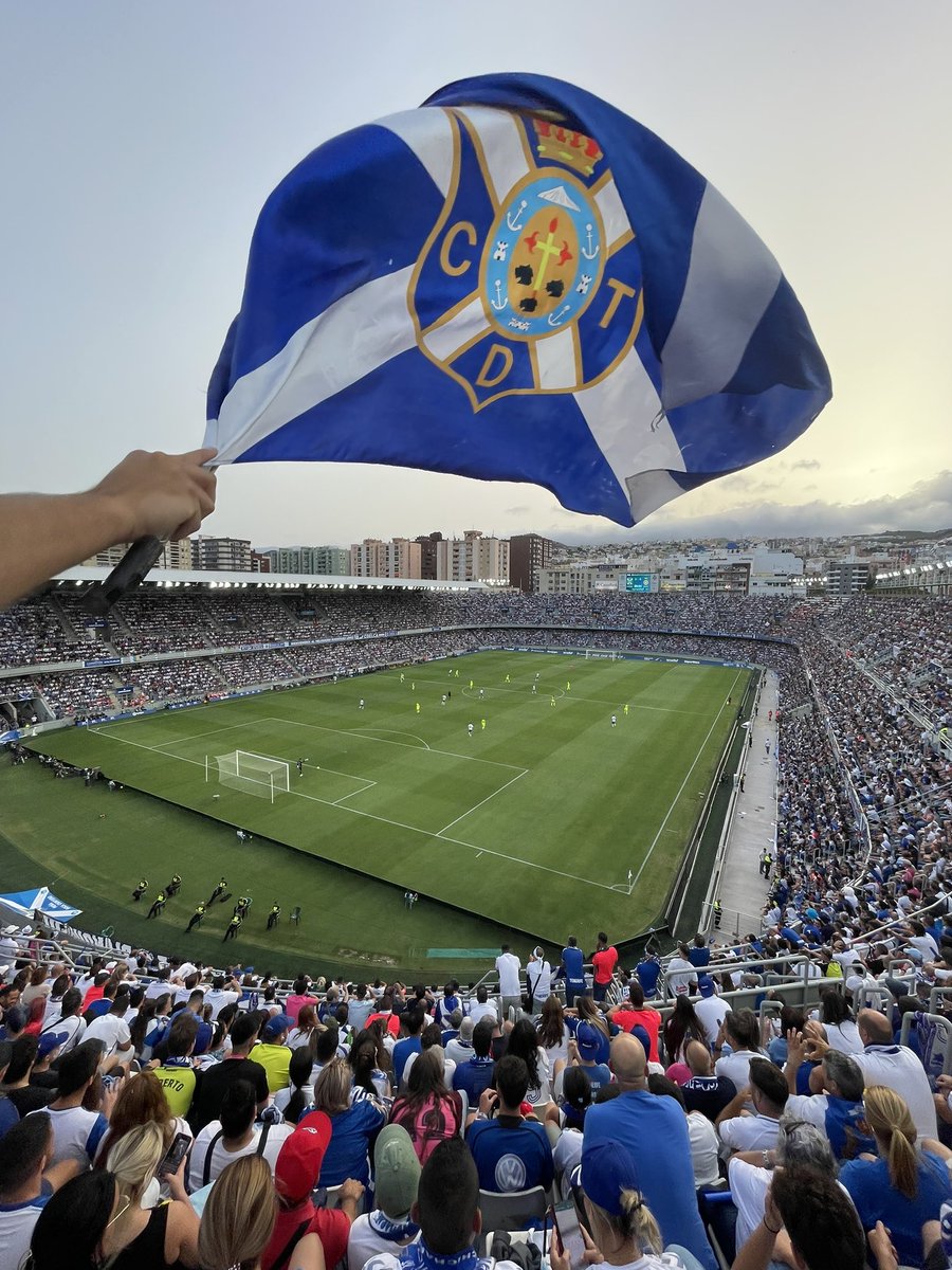 ddiamed's tweet photo. Vamos ⁦⁦@CDTOficial, por el honor de toda una isla 🤍💙 https://t.co/Ywtf9PzPR4