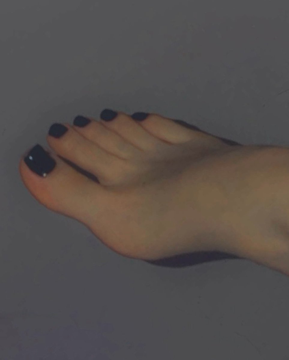 IvyAmaraReign's tweet photo. Good morning feet lovers🖤🖤🖤🖤

#footfetish #feet #toes #soles #footfetishnation #foot #prettyfeet #sexyfeet #feetlovers #barefeet #feetworship #prettytoes https://t.co/34ty9iHf91