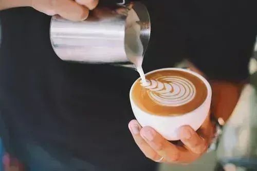 DTNEtiquette's tweet image. Ah, the beauty of a perfectly crafted coffee is a welcome sight! Bring it on! ~ #DTN #CoffeeCheers #coffeebreak