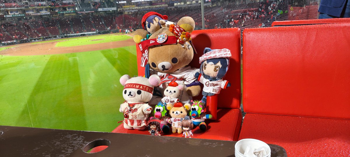 Tomo_A_7's tweet photo. #深夜のねんどろ撮影６０分一本勝負

4/30 お題：こんげつのしゃしん 遅刻
5/1 お題：こい ふらいんぐ

今月は大和池の予行演習したり、サッカーの応援に行ったり

そして、こいの仲間たちと良い席にて応援しました。

明日はいよいよ大和池本番です。楽しみ♪ https://t.co/P56rJTCgR1