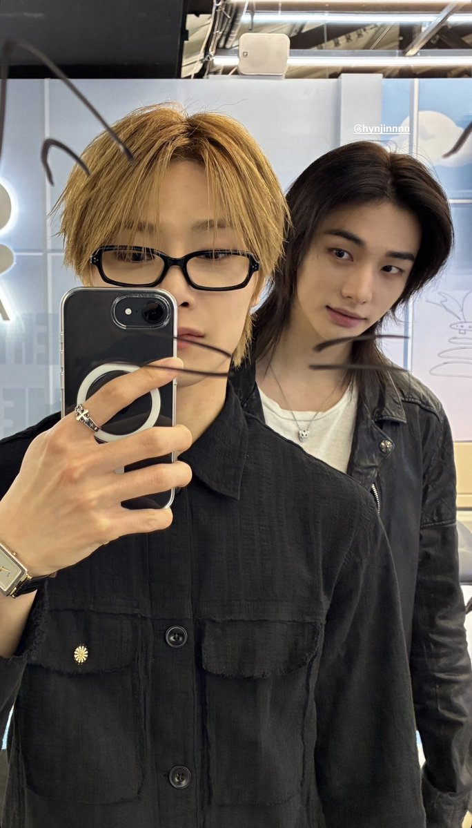 비니 tweet media